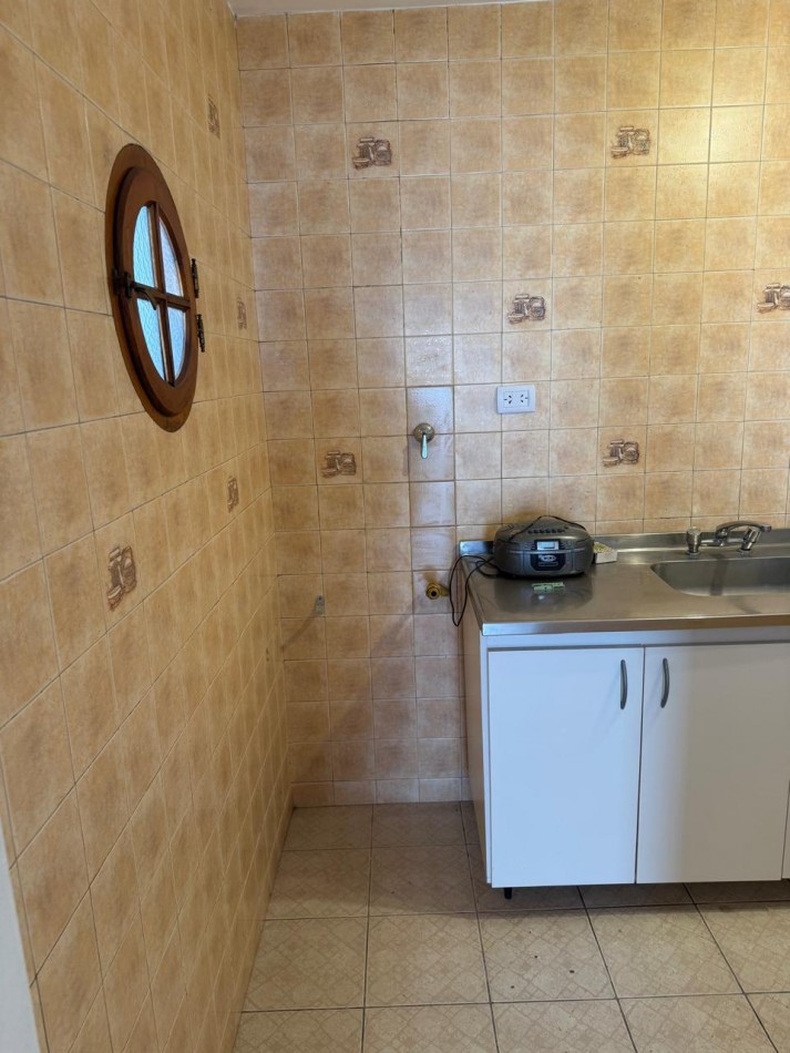 MATADEROS,CASA,LOTE PROPIO,4AMB,COCHERA, USO COMERCIAL-PROFESIONAL-OPORTUNIDAD DE INVERSION, BUENA UBICACION Y ARTERIAS DE ACCESO