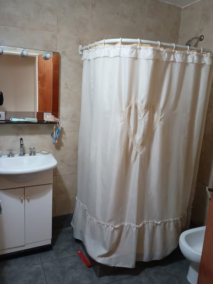 VERSALLES, CASA-4amb,cochera, jardin , oportunidad, 