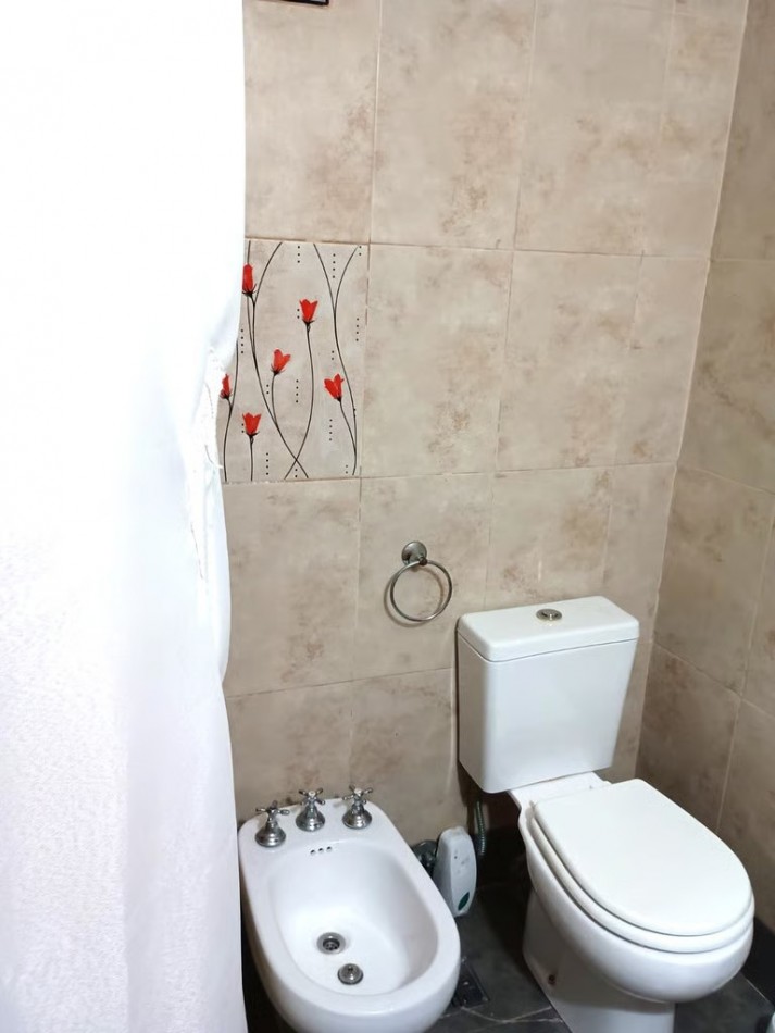 VERSALLES, CASA-4amb,cochera, jardin , oportunidad, 