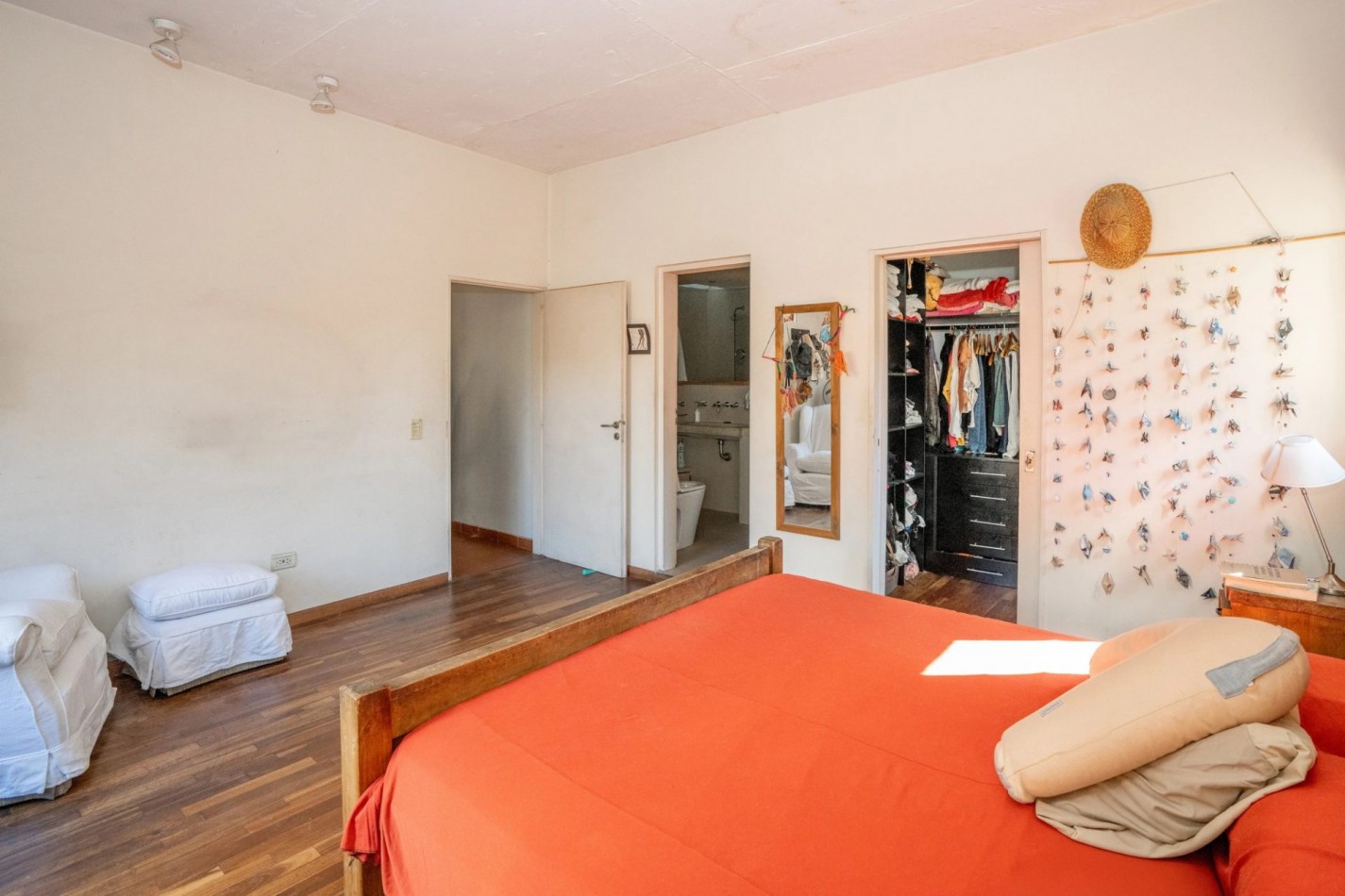 CABALLITO, CASA 5 AMBIENTES, C/COCHERA, TERRAZA,OFICINA ,AREA:COMERCIAL,RESIDENCIAL CERCANO A FERROCARRIL SARMIENTO, Y EXCELENTE ARTERIAS DE TRAFICO