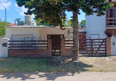 MAR DE AJO,CASA 3AMBIENTES,MUY BUENA UBICACION,COCHERA,ZONA CENTRO,CERCANO AL MAR, BUEN ESTADO GENERAL, ACEPTA PERMUTA PROPIEDAD