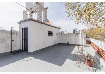 FLORESTA,PH 3AMBIENTES, FRENTE, BALCON, LAVADERO,TERRAZA,MUY BUEN ESTADO Y UBICACION, OPORTUNIDAD, 2 PLANTAS,